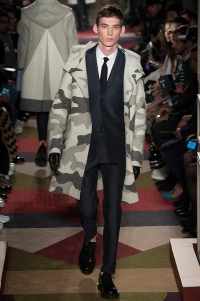 Look 3